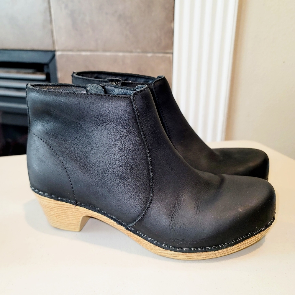 Dansko Black Leather Mules with Tan Wooden Heel - Picture 2 of 14